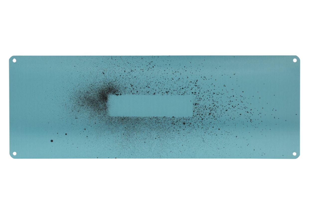 Snoop Dogg no smoking sign